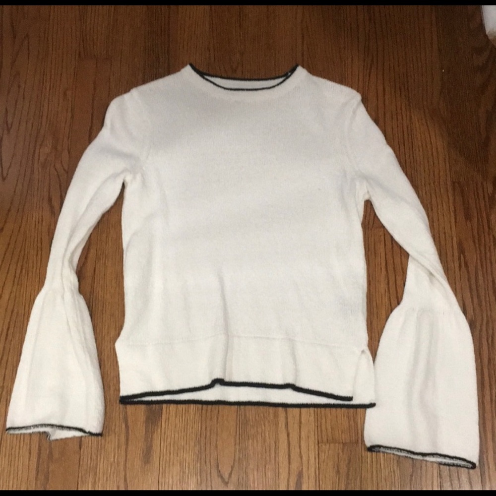🔥FREE with any purchase cute sweater with bell sleeves